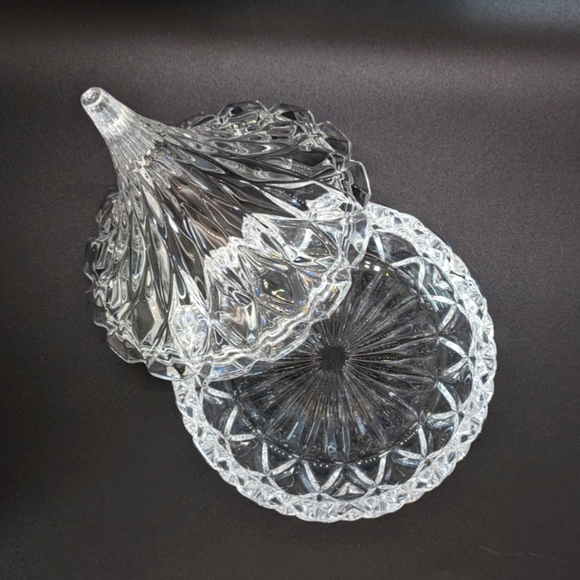 Vintage Hershey's Kisses "Crystal Kiss" Candy Dish - Picture 4 of 10